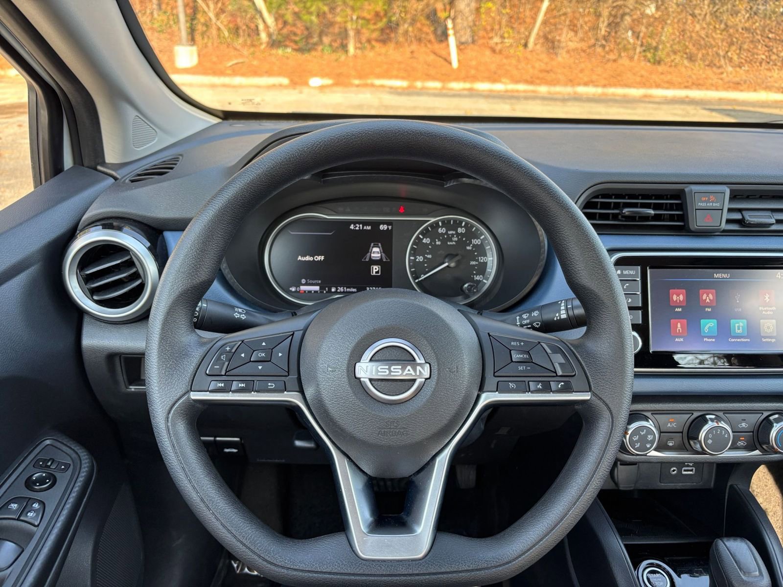 Used 2025 Nissan Versa SV FWD image 34