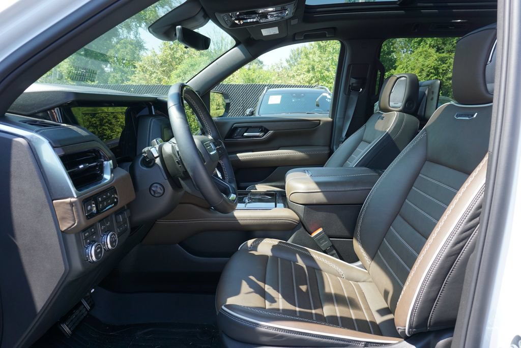 Used 2026 GMC Yukon XL Denali Ultimate AWD/4WD image 11