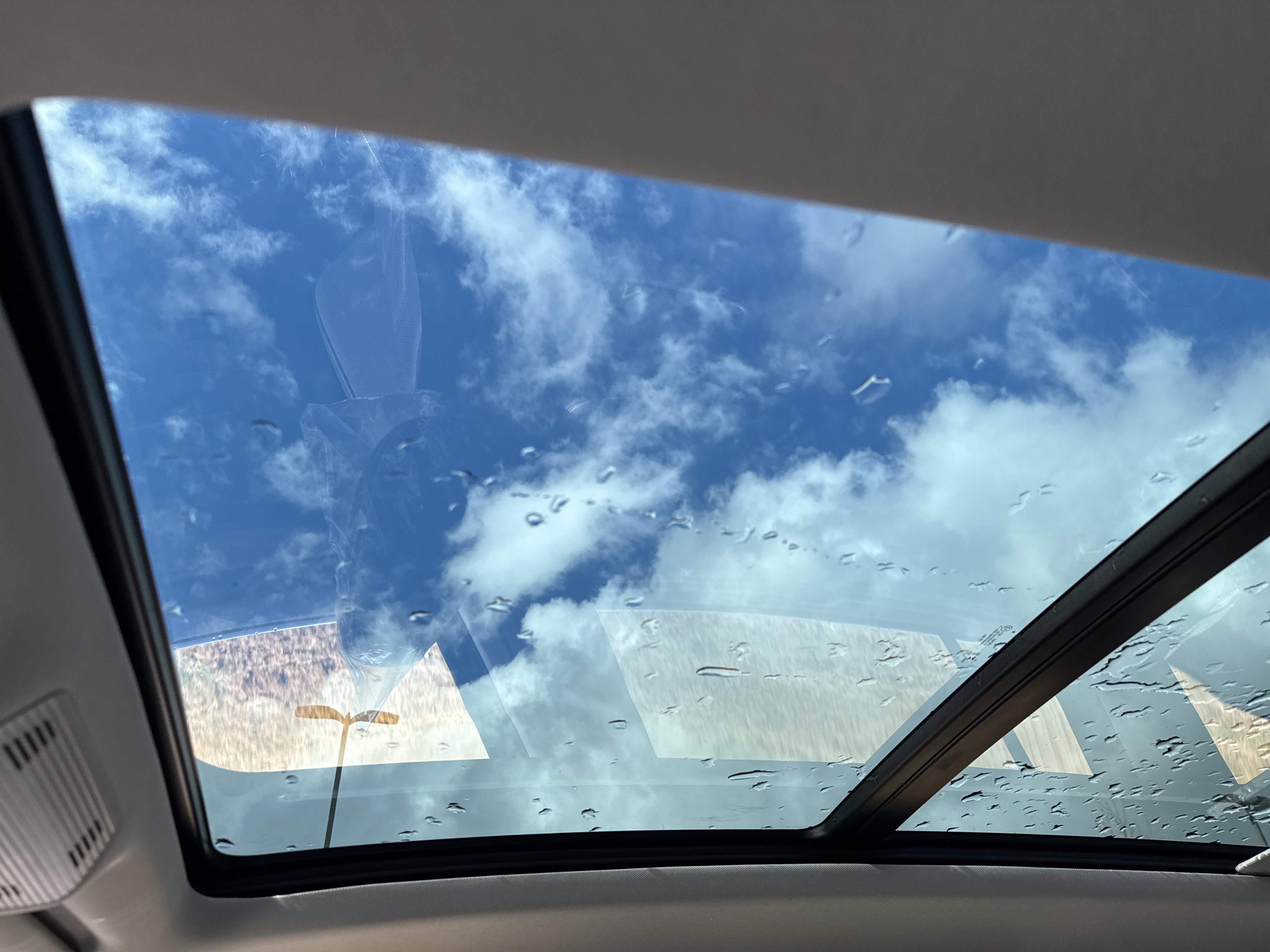 New 2026 Volkswagen Atlas SE image 10