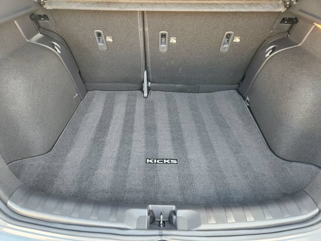 Used 2024 Nissan Kicks SR w/ SR Premium Package FWD image 28