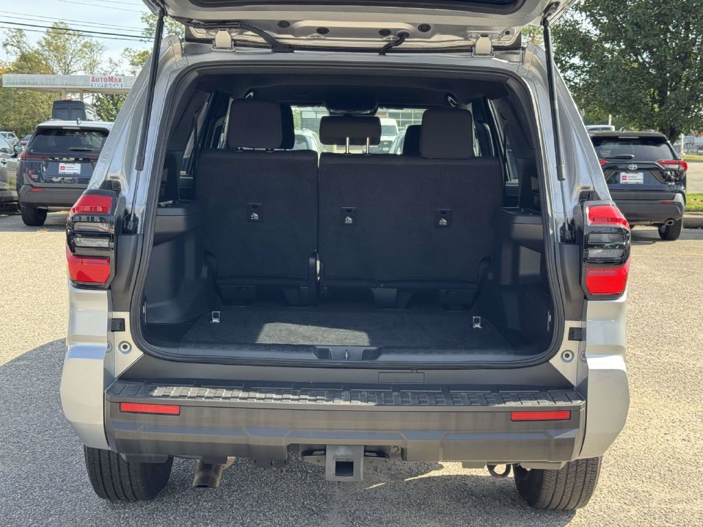 Certified 2025 Toyota 4Runner SR5 AWD/4WD image 16