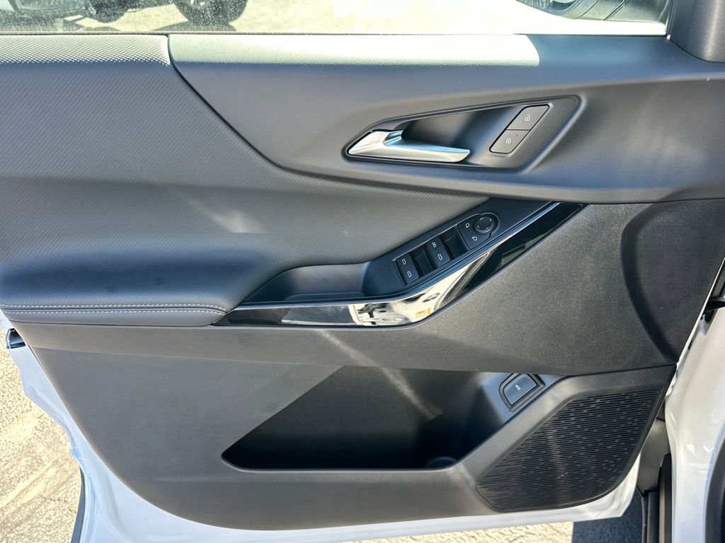 New 2026 Chevrolet Equinox LT w/ Convenience Package II image 15