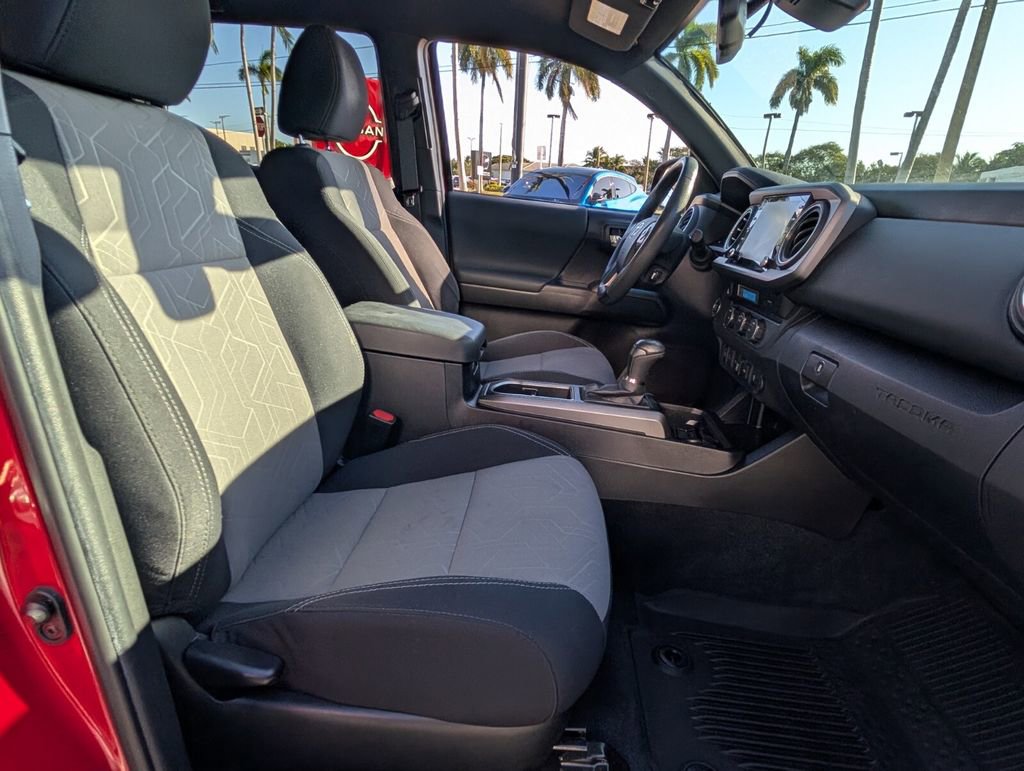 Used 2022 Toyota Tacoma TRD Sport image 19