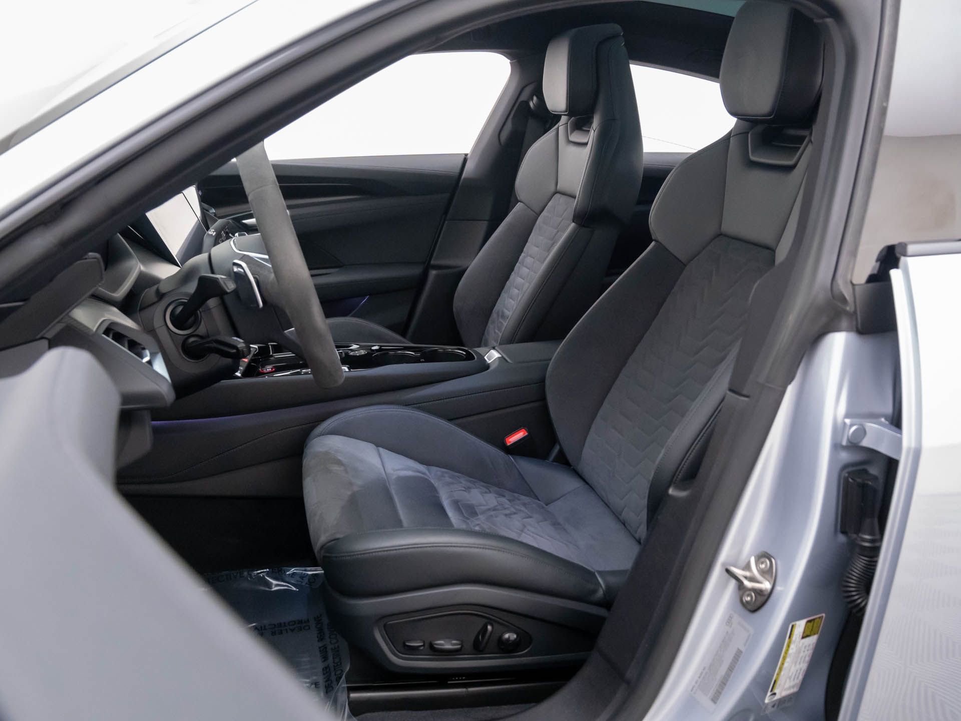 Used 2022 Audi e-tron GT Prestige w/ Prestige Package image 11