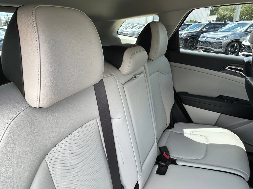 Used 2024 Kia Sportage EX FWD image 38