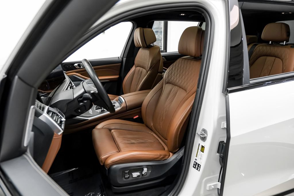 Used 2025 BMW ALPINA XB7 AWD/4WD image 38
