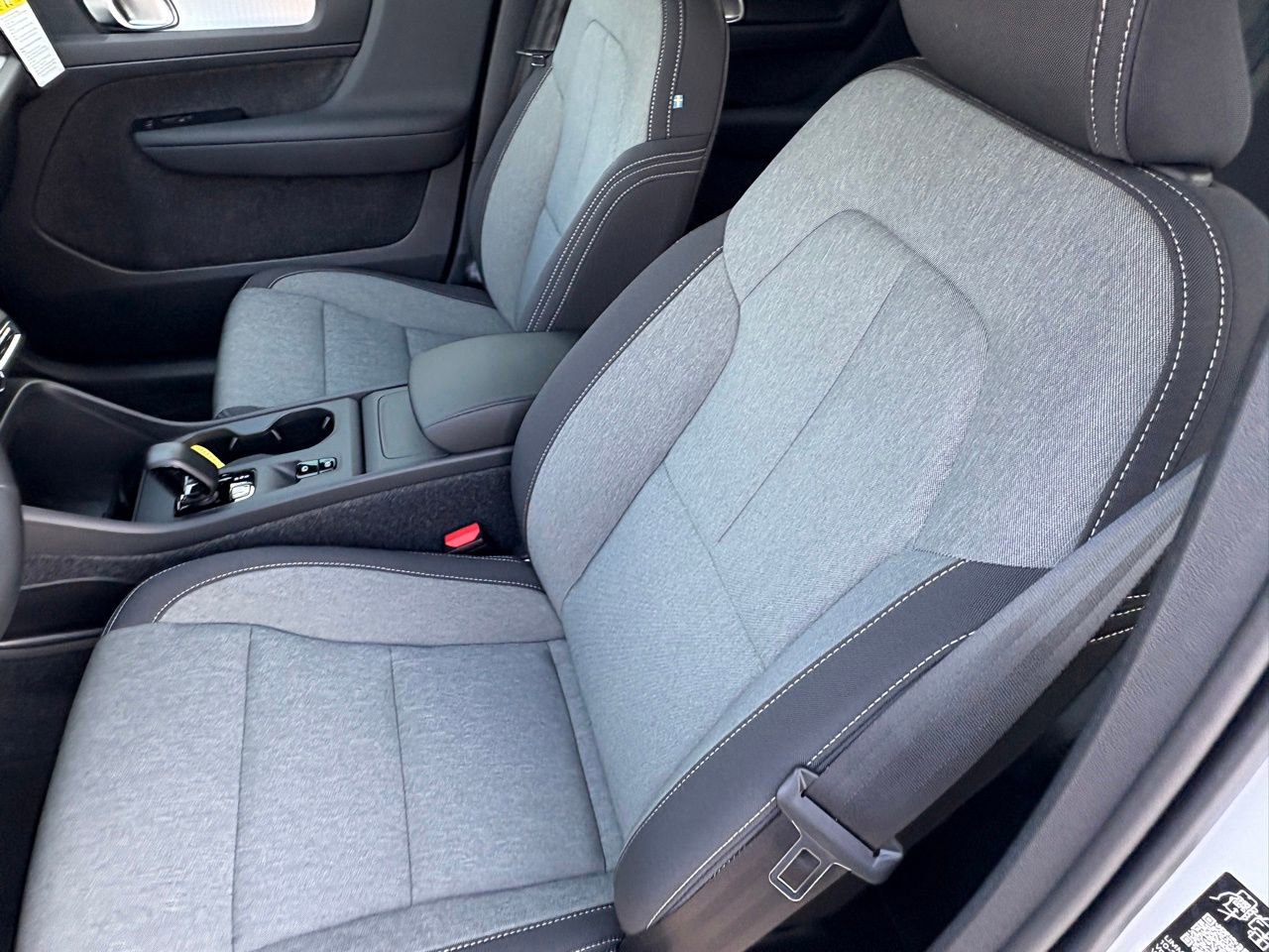 New 2026 Volvo XC40 B5 Core AWD/4WD image 18
