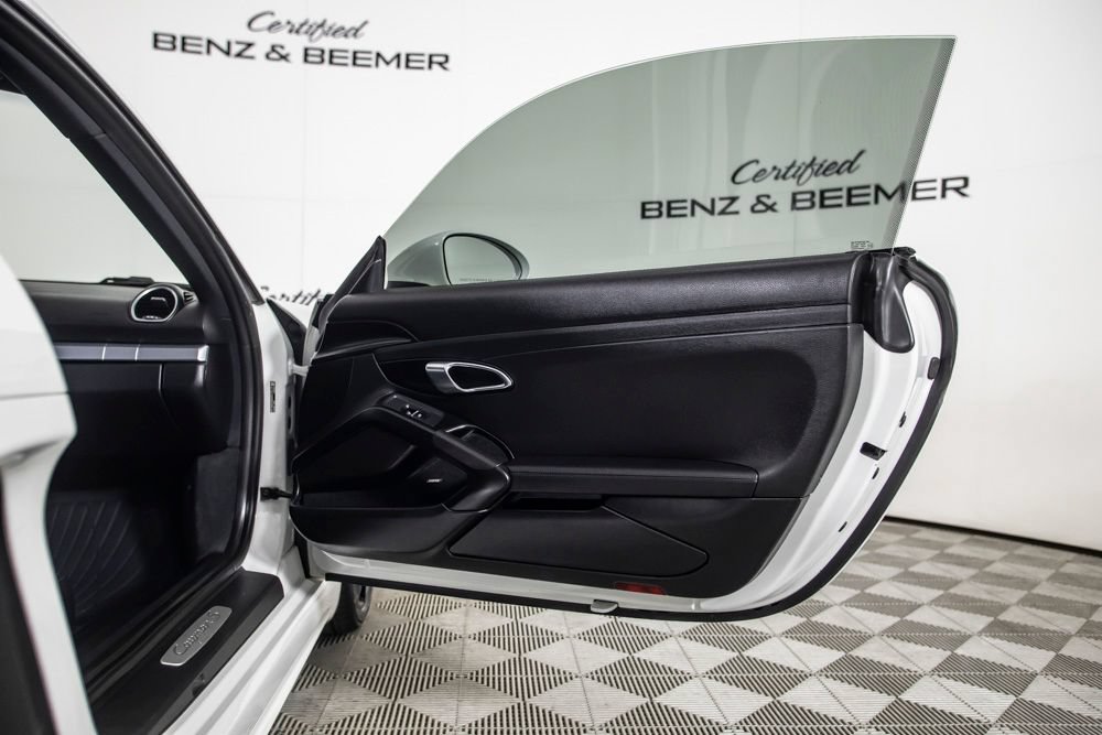 Used 2018 Porsche 718 Cayman S RWD image 17