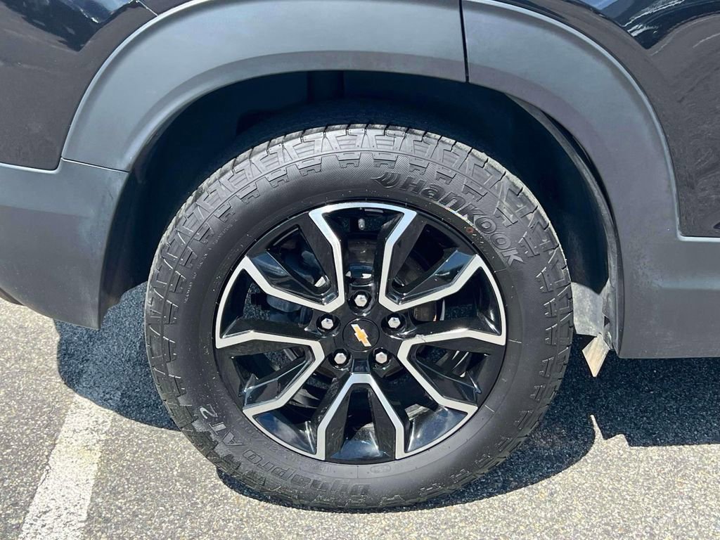 Used 2023 Chevrolet TrailBlazer ACTIV w/ Sun and Liftgate Package AWD/4WD image 11