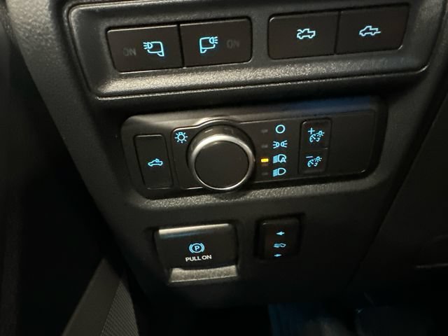 Used 2022 Ford F150 Lightning Lariat AWD/4WD image 23
