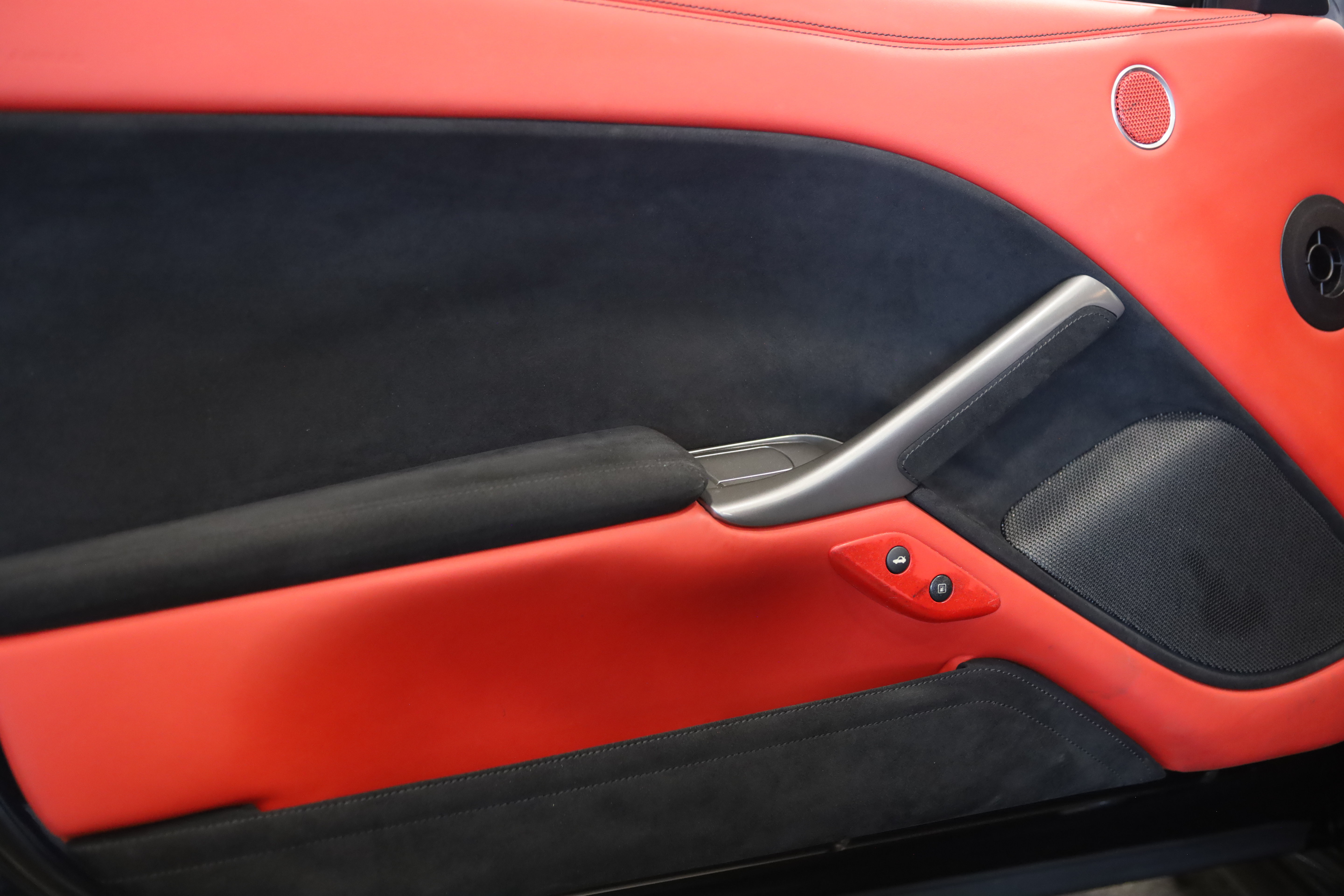 Used 2017 Ferrari F12 Berlinetta RWD image 15