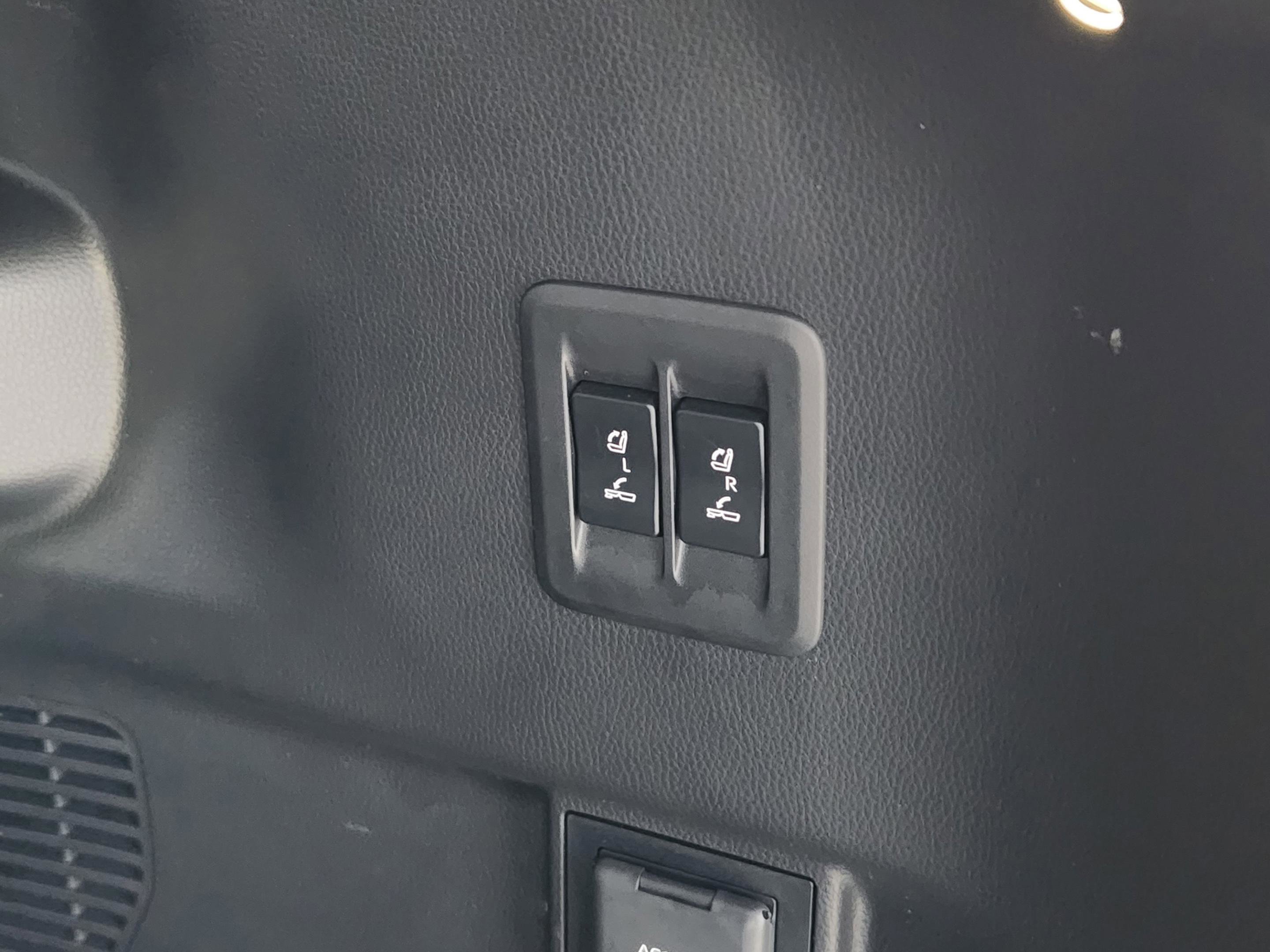 Used 2024 Lexus GX 550 w/ Accessory Package (Z1) AWD/4WD image 28