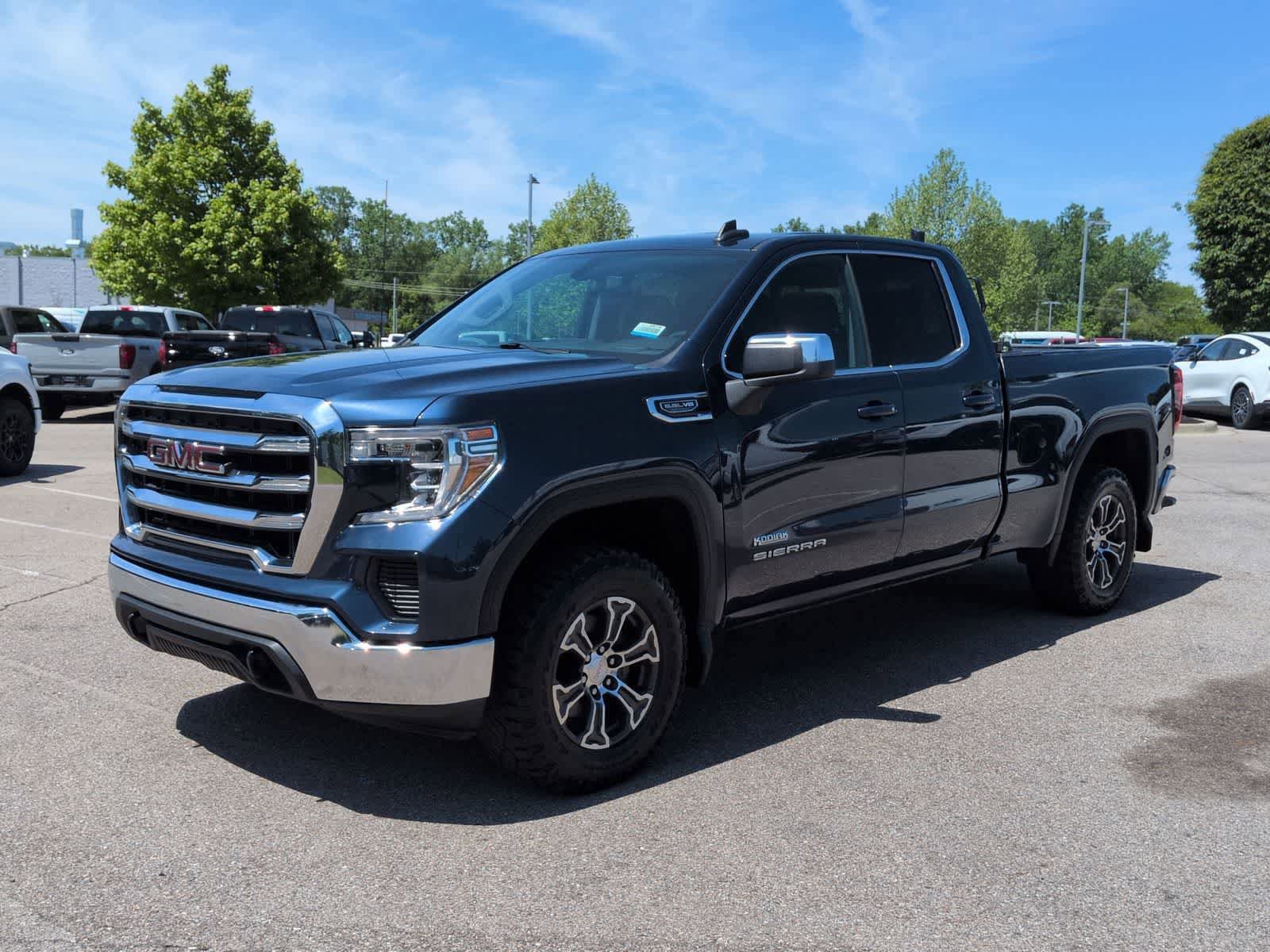 Used 2020 GMC Sierra 1500 SLE w/ X31 Off-Road Package AWD/4WD image 4
