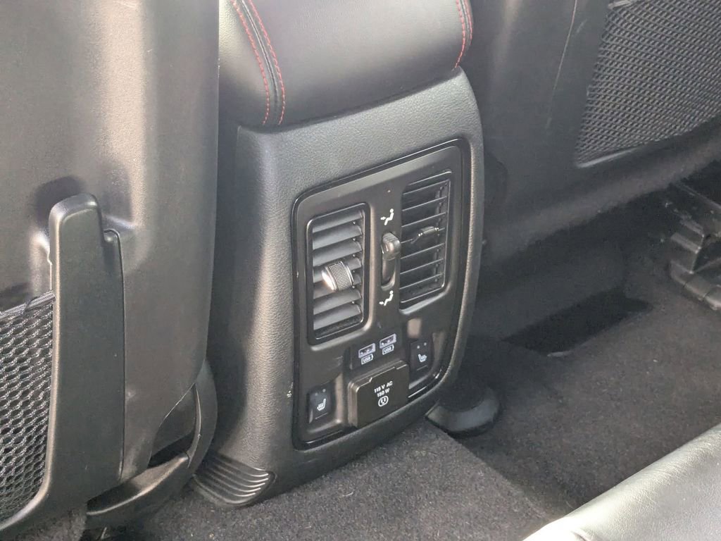 Used 2025 Dodge Durango GT image 28