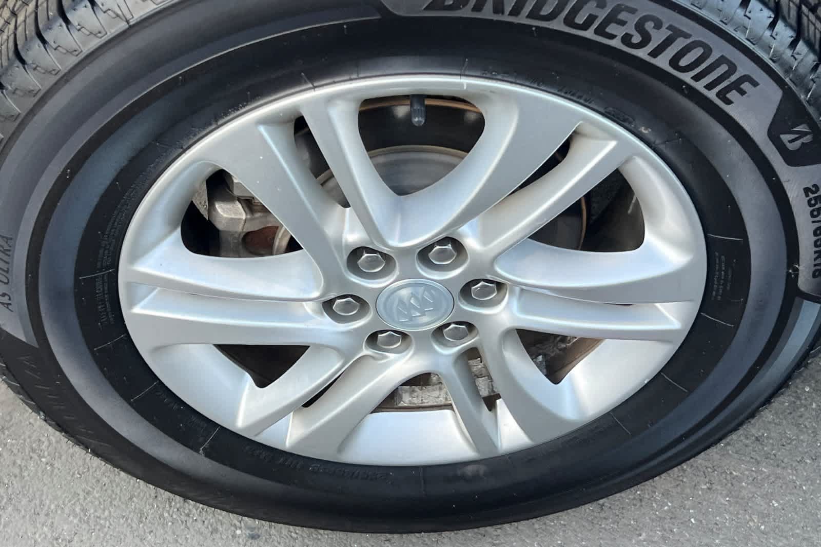 Used 2019 Buick Enclave Essence FWD image 17