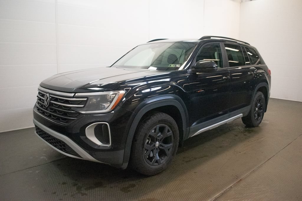 Used 2024 Volkswagen Atlas Peak Edition SE AWD/4WD image 8