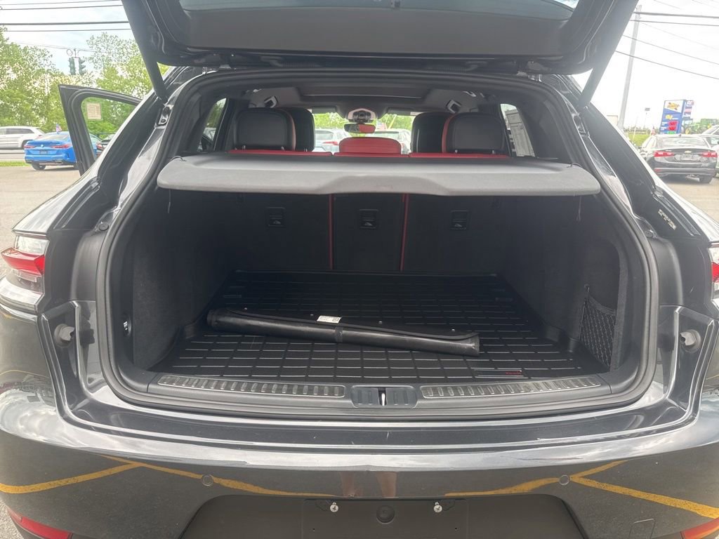 Used 2020 Porsche Macan AWD/4WD image 16