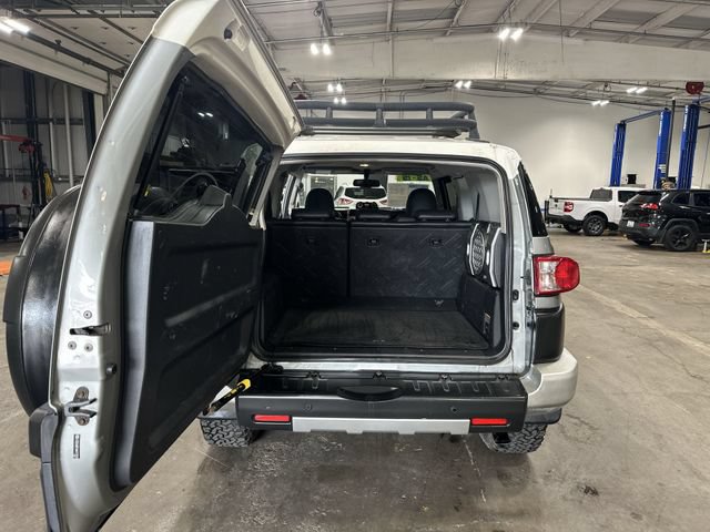 Used 2010 Toyota FJ Cruiser 4WD image 25