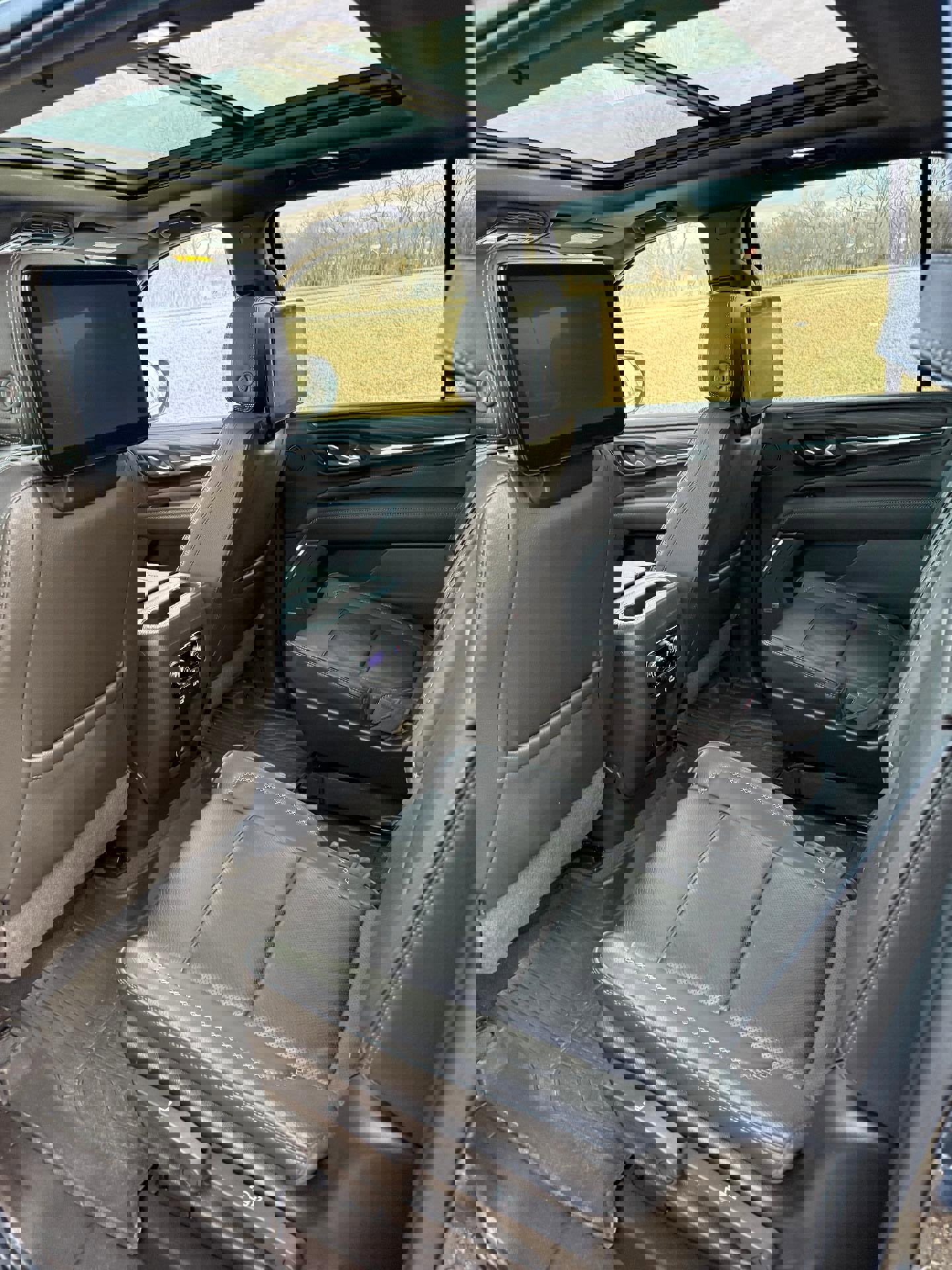 Used 2021 GMC Yukon XL Denali w/ Denali Ultimate Package image 4