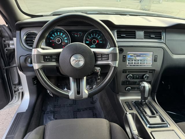 Used 2013 Ford Mustang Convertible RWD image 12