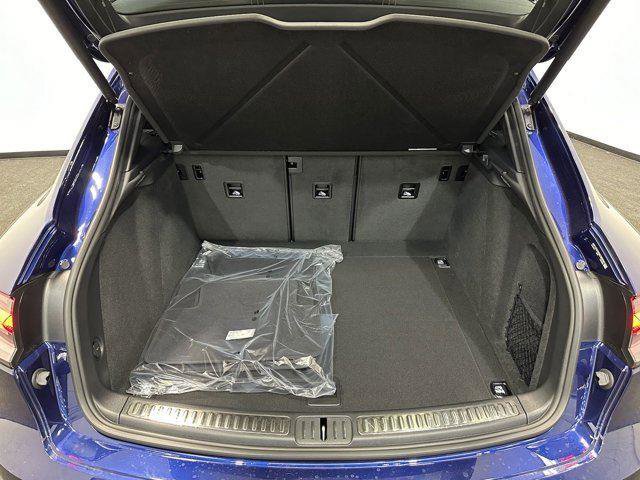 New 2025 Porsche Macan image 36