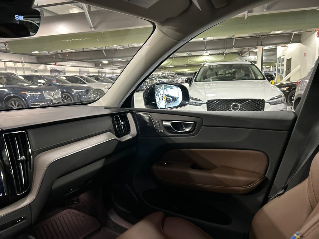 Used 2020 Volvo XC60 T6 Inscription w/ Protection Package Premier image 27