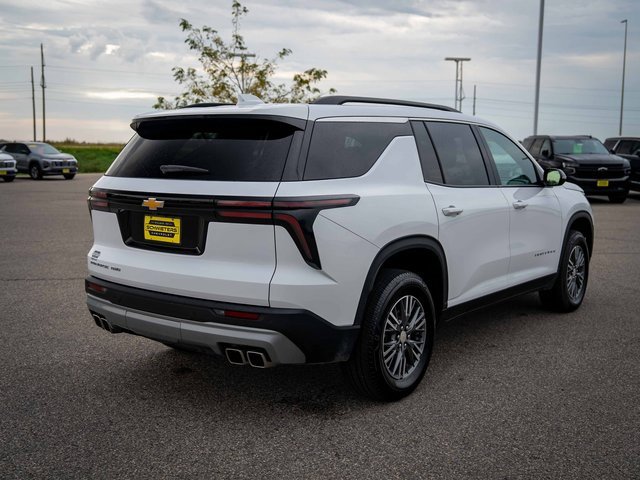 Used 2025 Chevrolet Traverse LT image 6