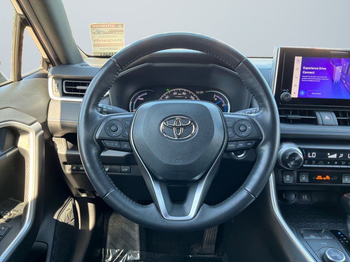 Used 2024 Toyota RAV4 SE w/ Convenience Package AWD/4WD image 11