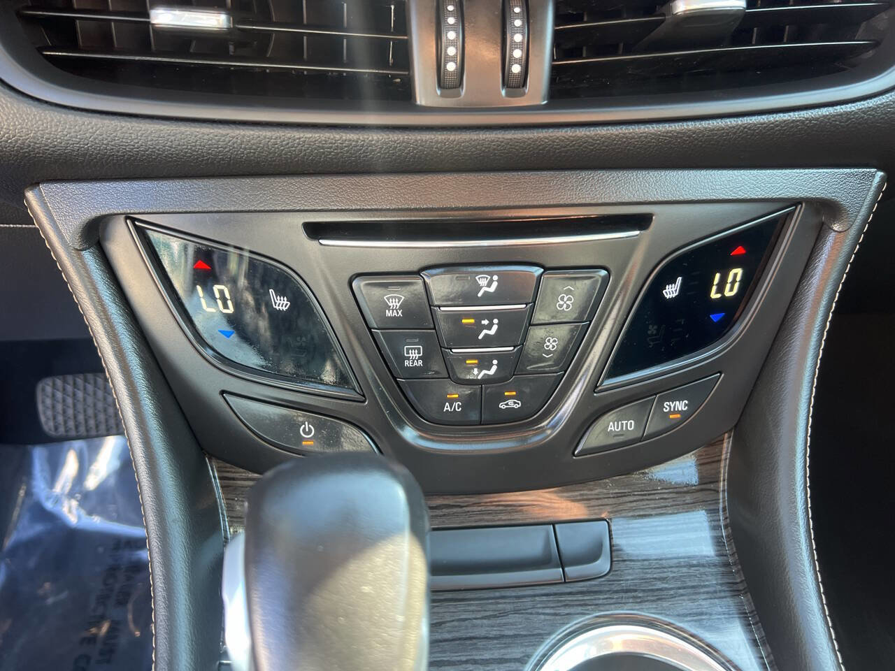 Used 2016 Buick Envision Premium image 26