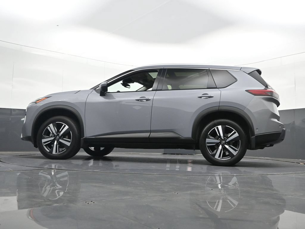Used 2025 Nissan Rogue SL w/ SL Premium Package AWD/4WD image 32