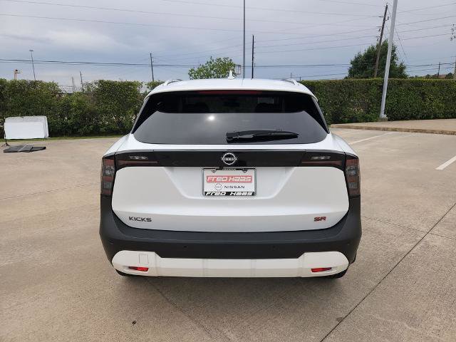 Certified 2025 Nissan Kicks SR image 9