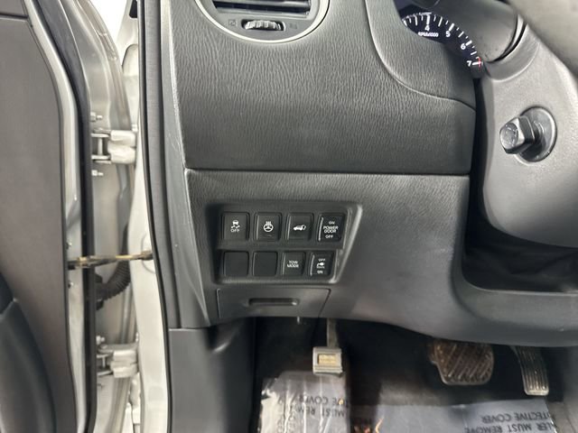 Used 2013 Nissan Pathfinder Platinum image 14