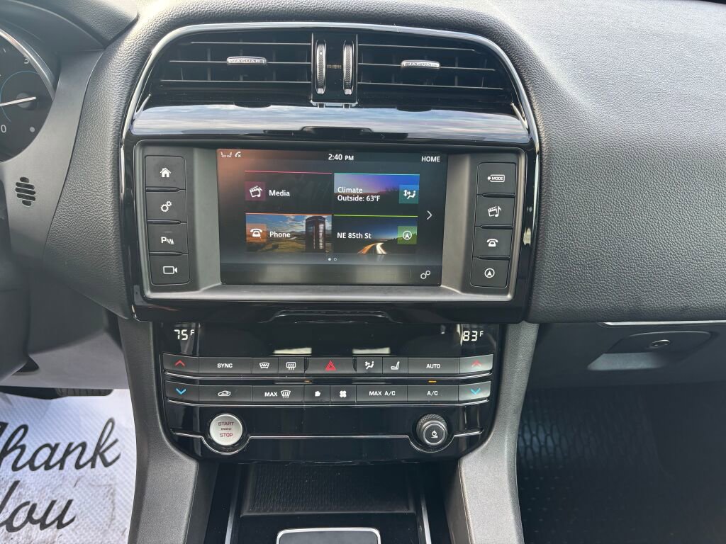 Used 2017 Jaguar F-PACE Premium image 18