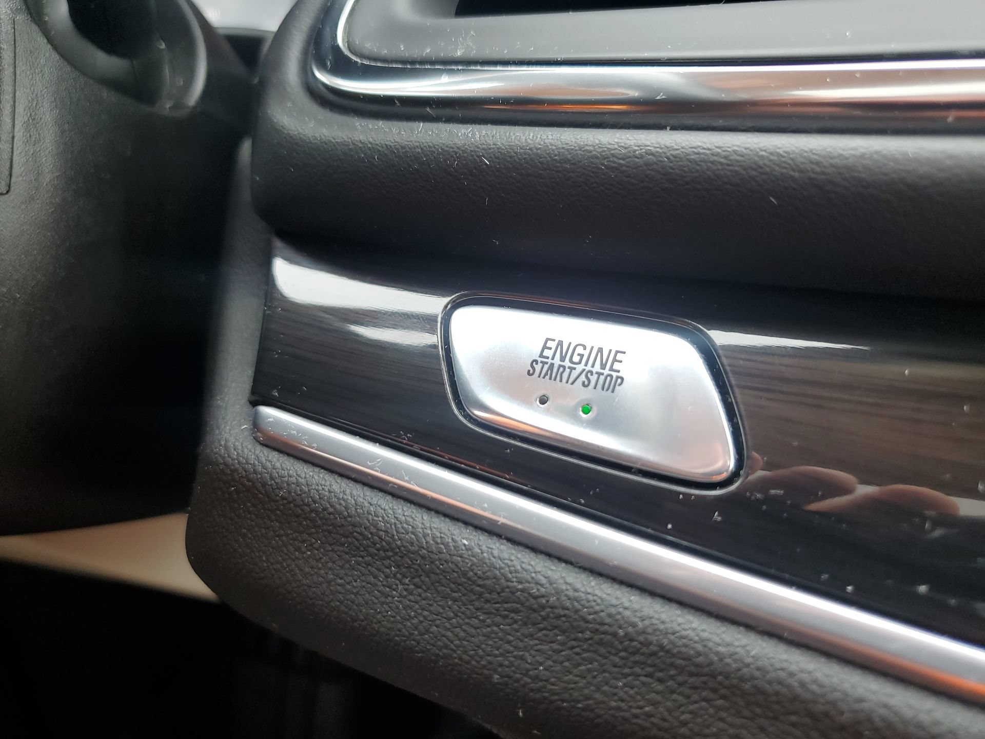 Used 2021 Buick Enclave Essence w/ Sound and Sites Package AWD/4WD image 25