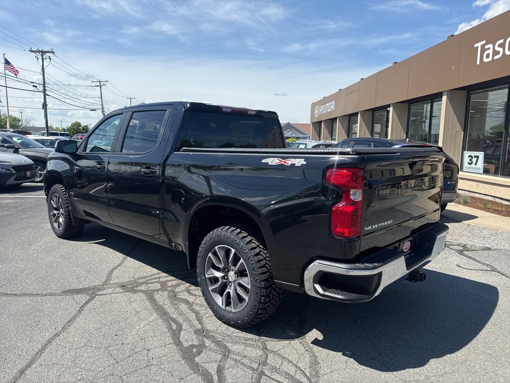 Used 2022 Chevrolet Silverado 1500 LT AWD/4WD image 9