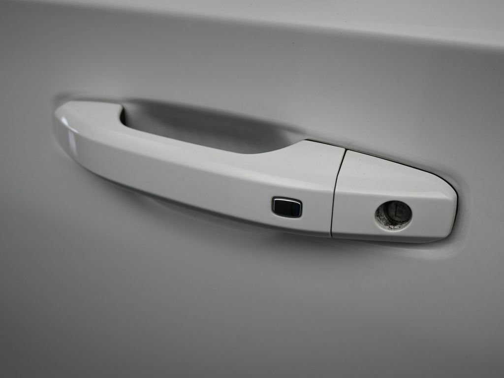 Used 2024 Chevrolet Suburban Z71 image 38