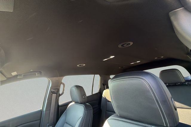 Used 2025 Chevrolet Traverse LT w/ Driver Confidence Package image 12