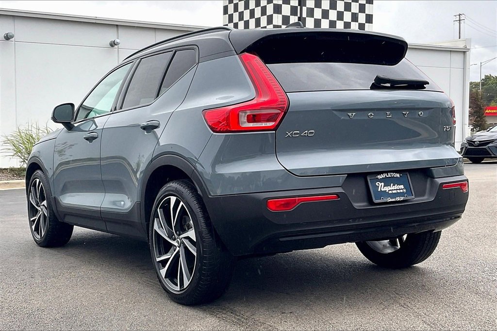 Used 2021 Volvo XC40 T5 R-Design w/ Climate Package image 11