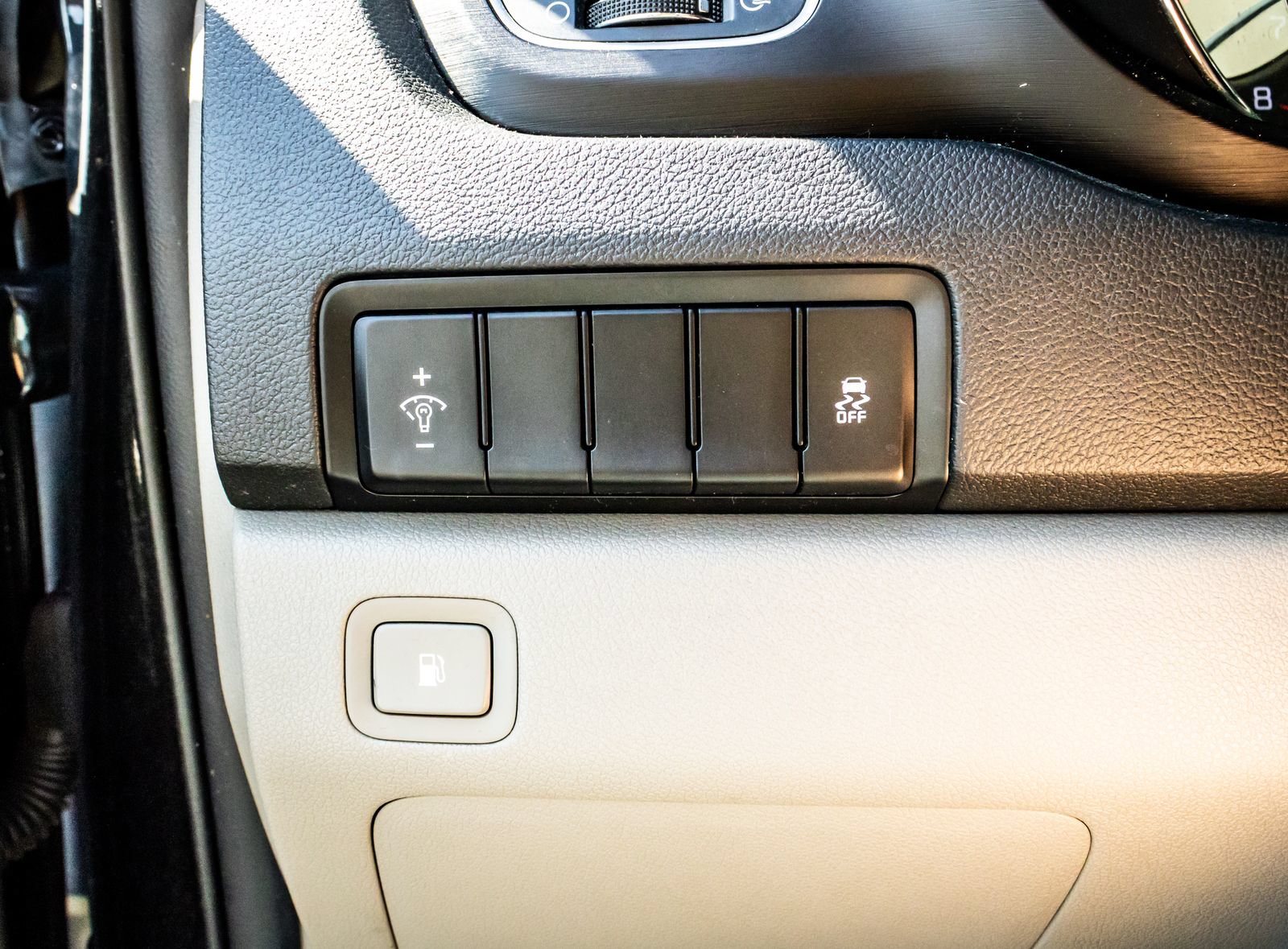 Used 2020 Kia Sedona LX FWD image 19