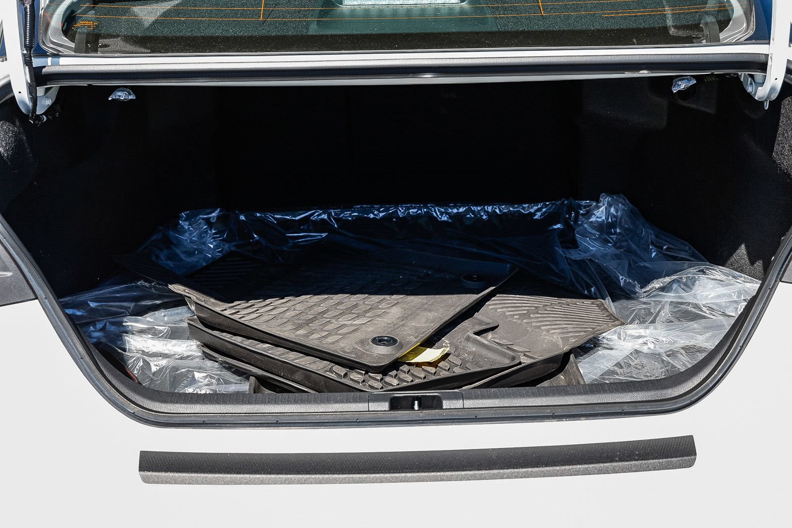 Used 2026 Toyota Camry Hybrid FWD image 25