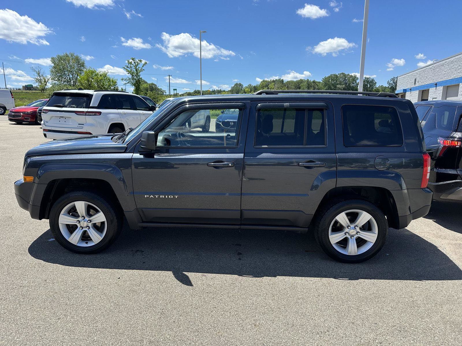 Used 2014 Jeep Patriot Latitude AWD/4WD image 4