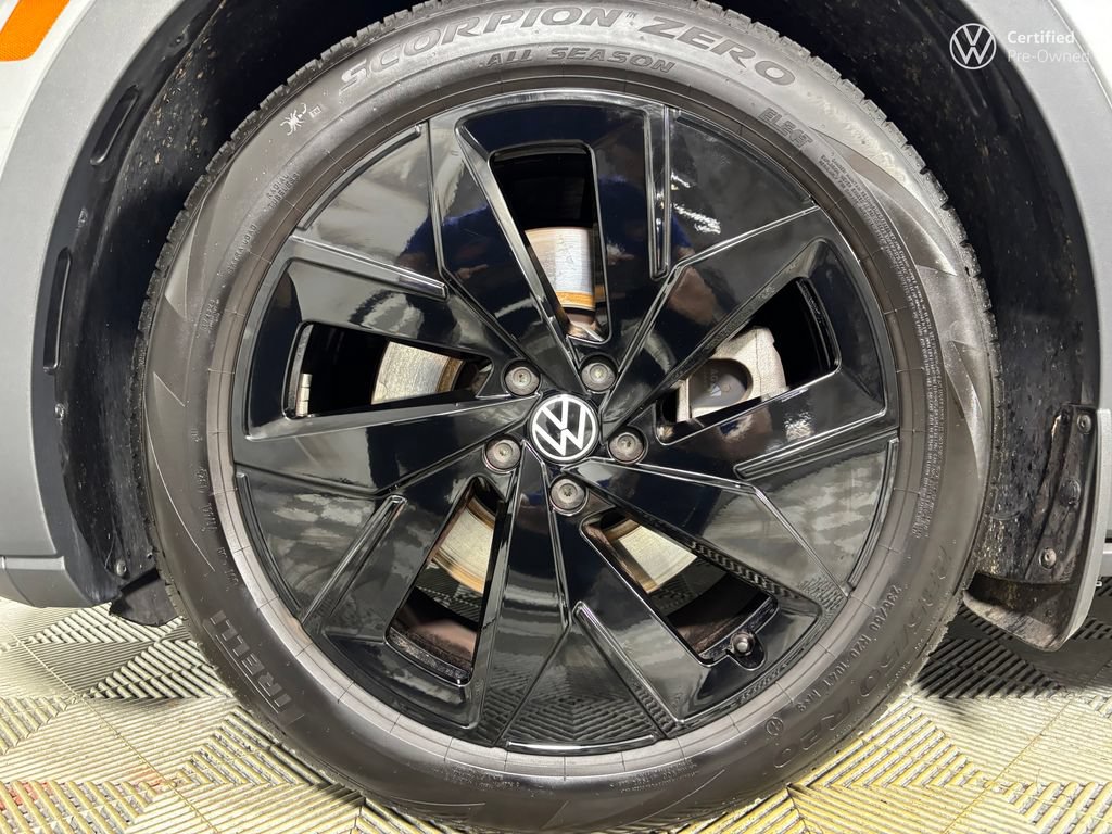 Used 2025 Volkswagen ID.4 Pro S w/ ID.4 Black Package RWD image 31