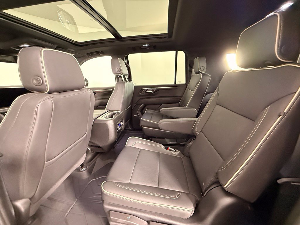 Used 2026 Chevrolet Suburban Premier w/ Sun And Tow Package AWD/4WD image 21