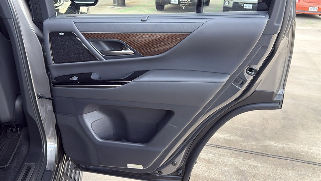 Used 2024 Lexus LX 600 4WD w/ Ultra Luxury Package image 32