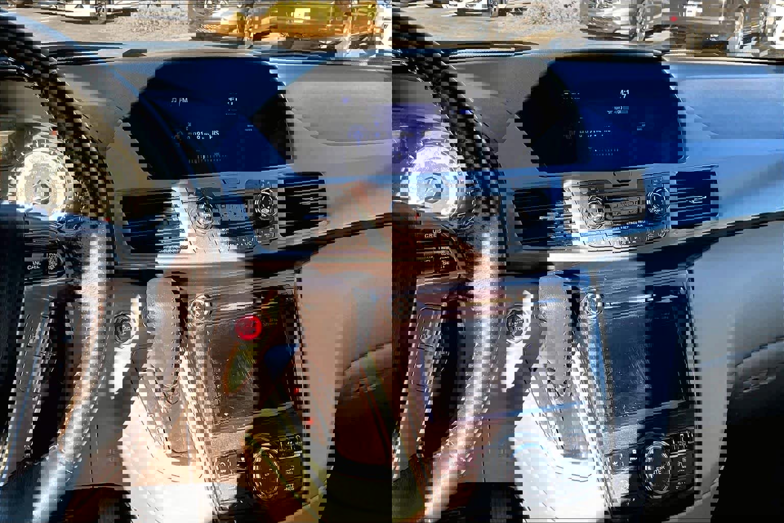 Used 2017 Honda Odyssey Touring image 7