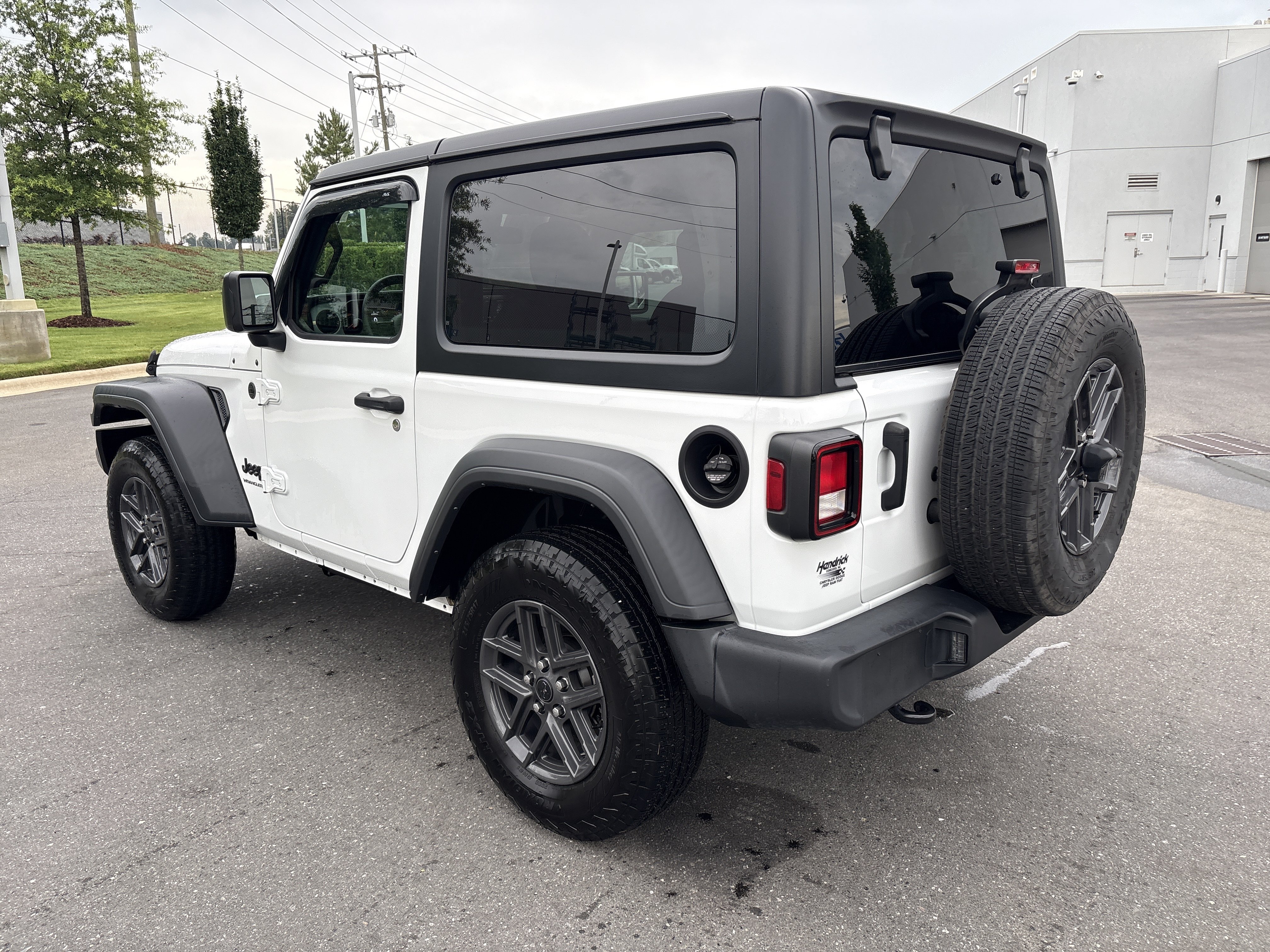 Used 2024 Jeep Wrangler Sport AWD/4WD image 7