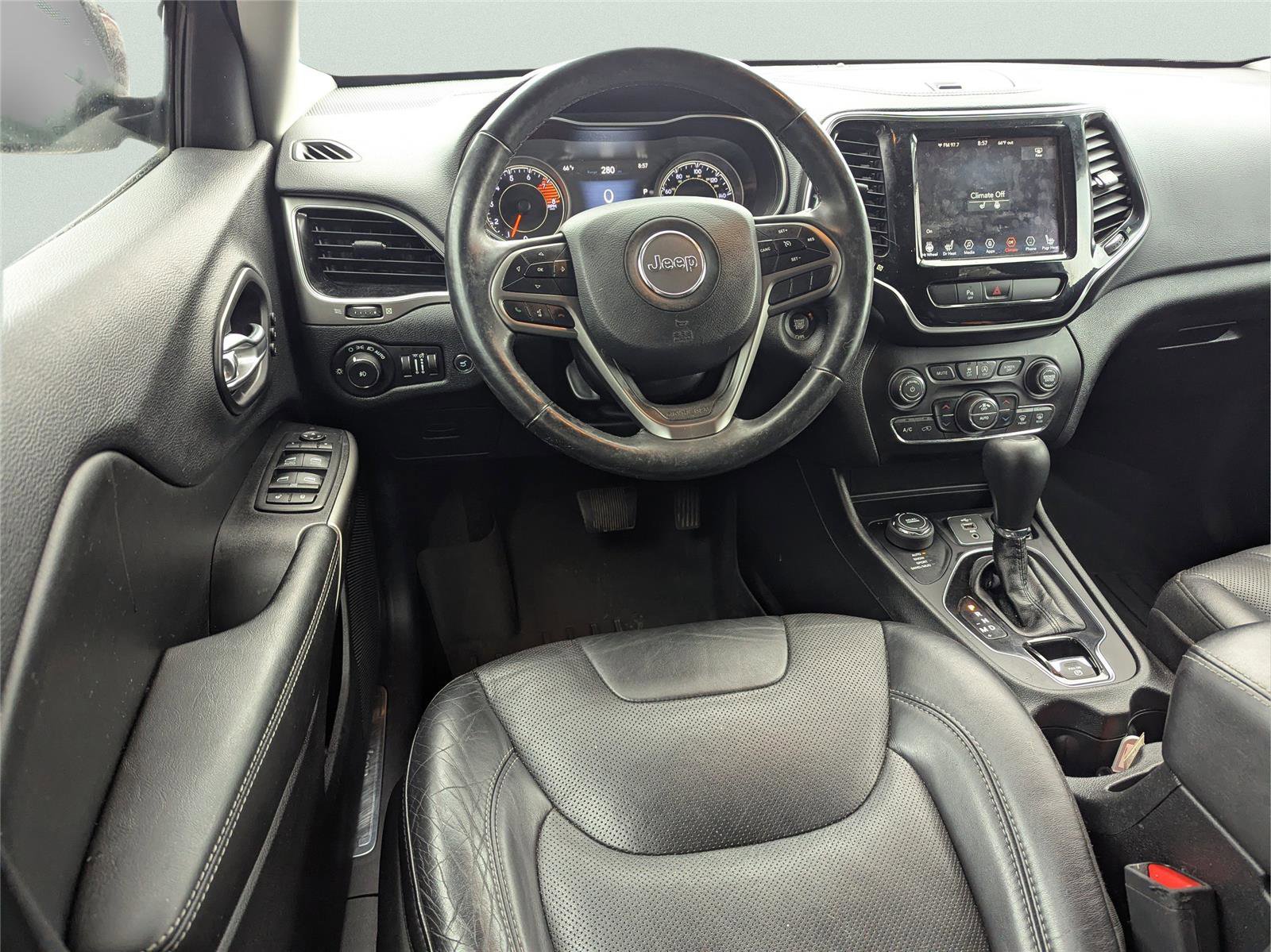 Used 2020 Jeep Cherokee Limited image 18