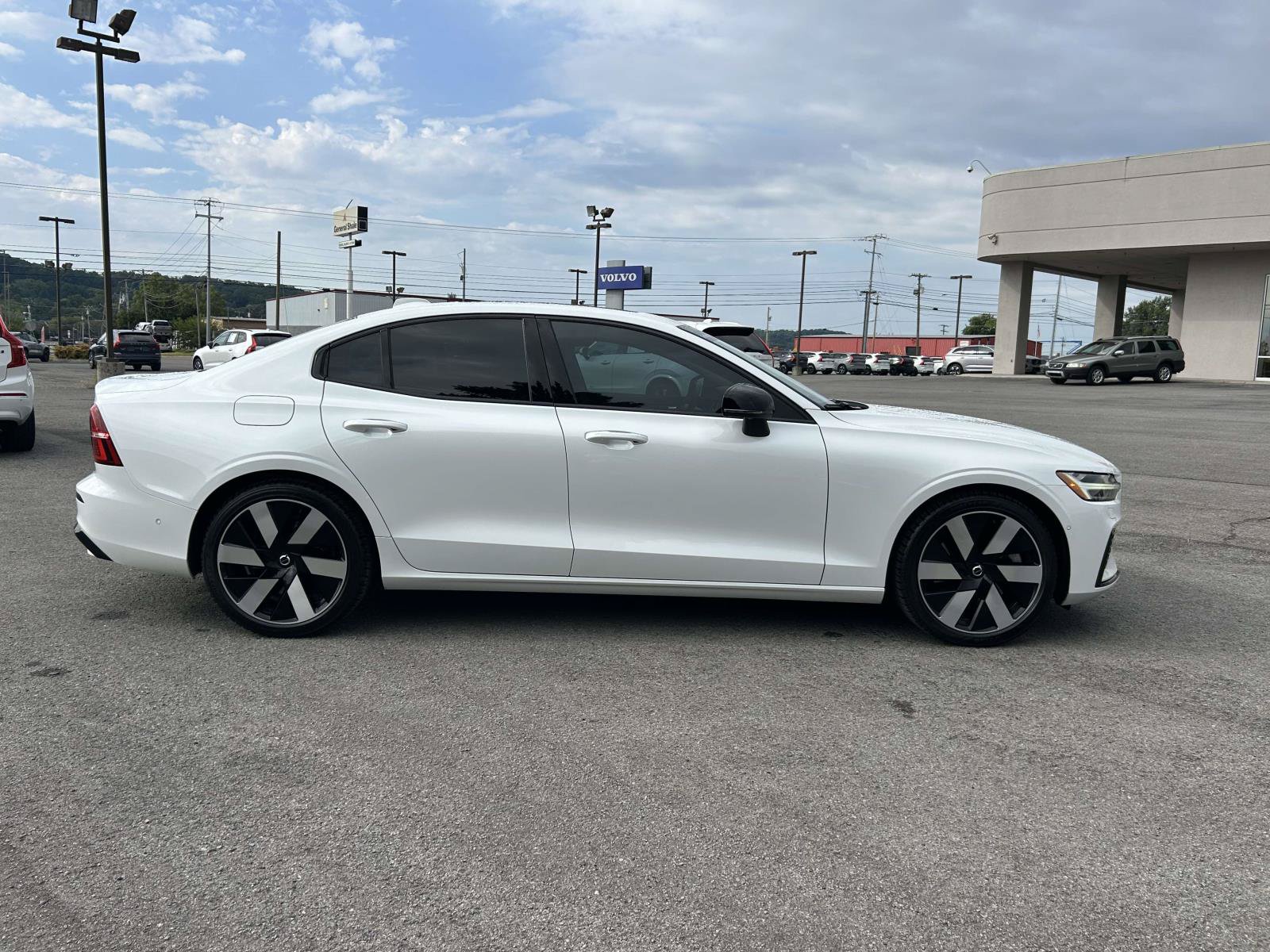 Certified 2024 Volvo S60 T8 Plus w/ Climate Package AWD/4WD image 8