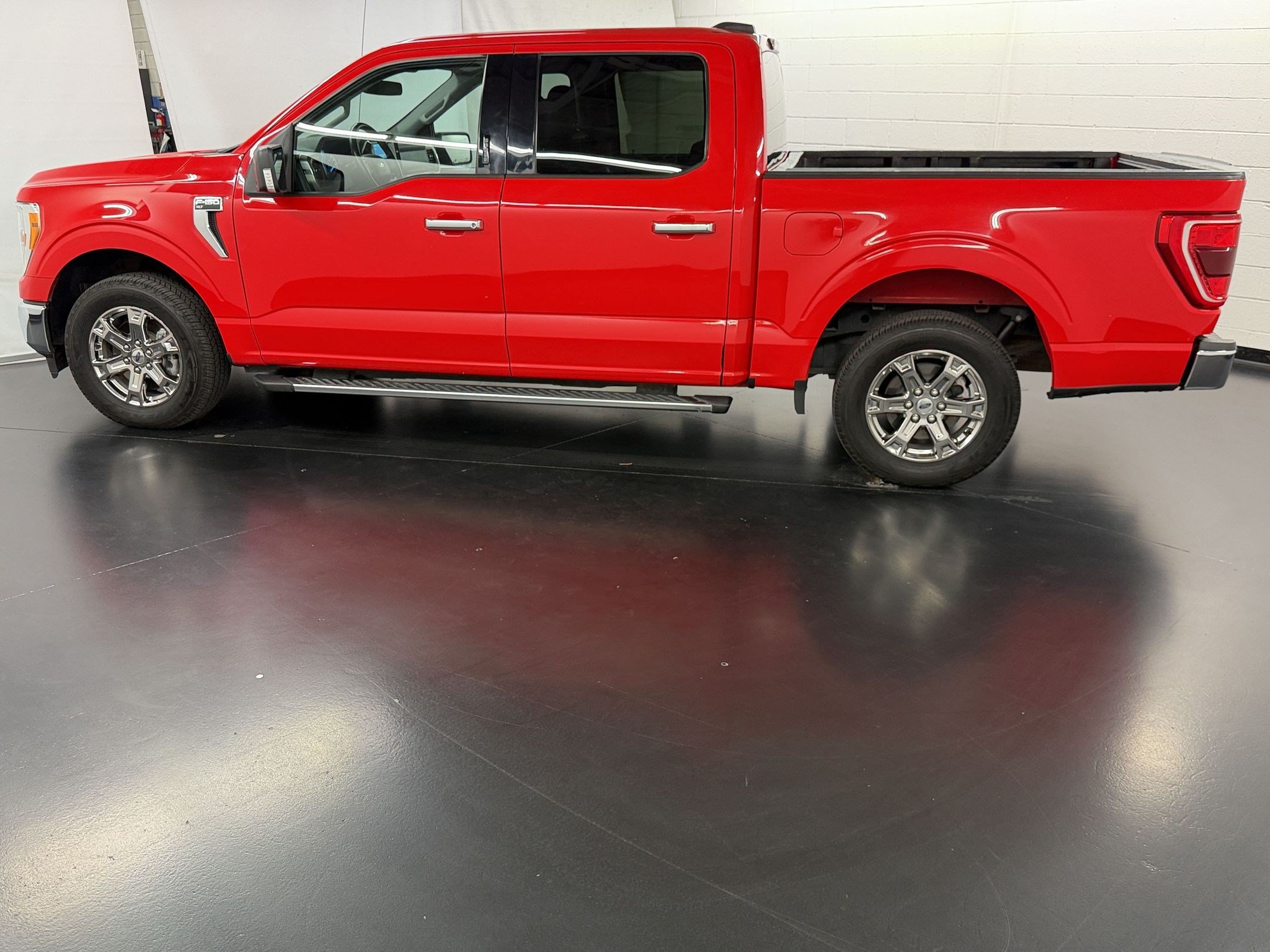 Used 2021 Ford F150 XLT w/ Equipment Group 301A Mid RWD image 2