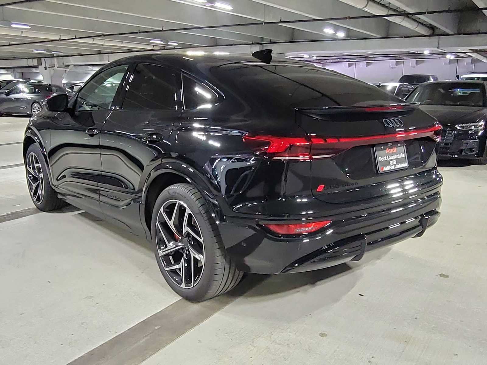 New 2027 Audi SQ6 e-tron Premium Plus AWD/4WD image 3